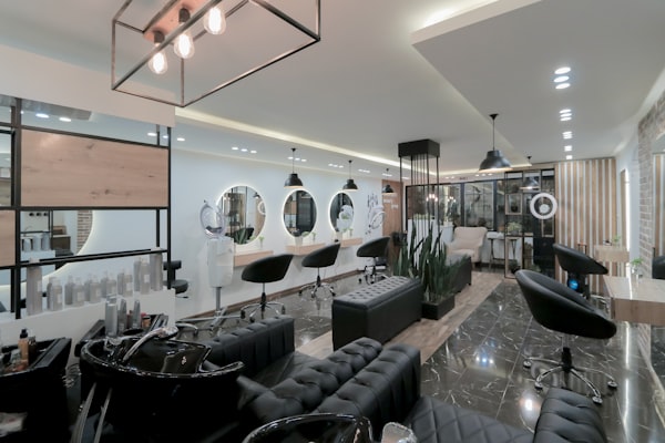 Nail bar