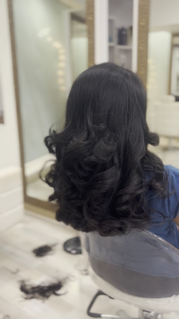 Soft bouncy curls after a cut and blow-dry at STUDIO@11.