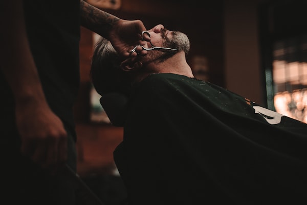 Men's grooming and beard styling